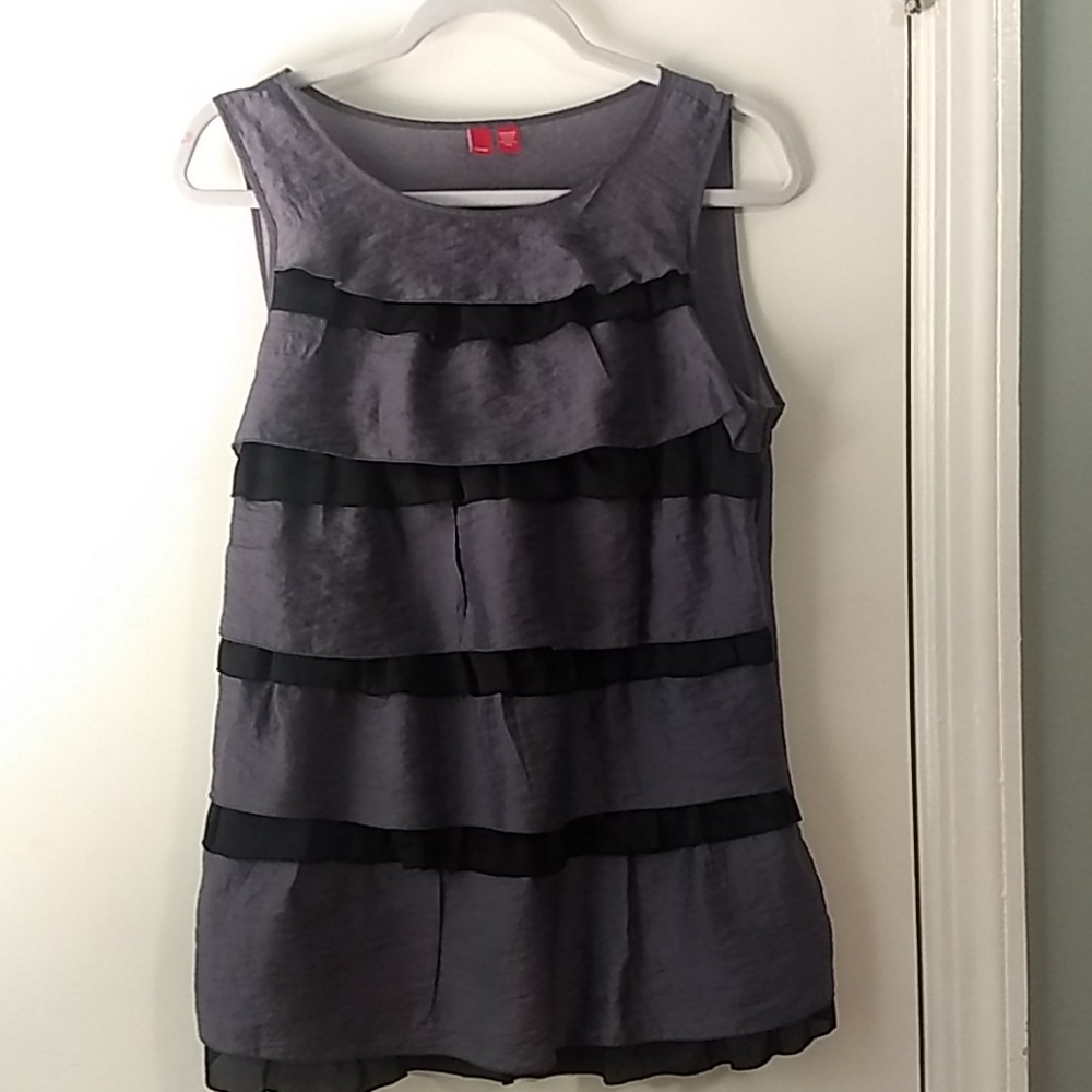 Esprit Sleeveless Ruffled Black and Gray Top